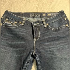 Miss Me size 32 Easy Capri jeans.
